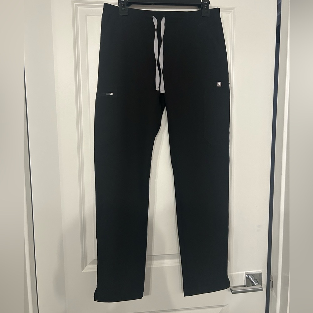 Figs women’s scrubs size S